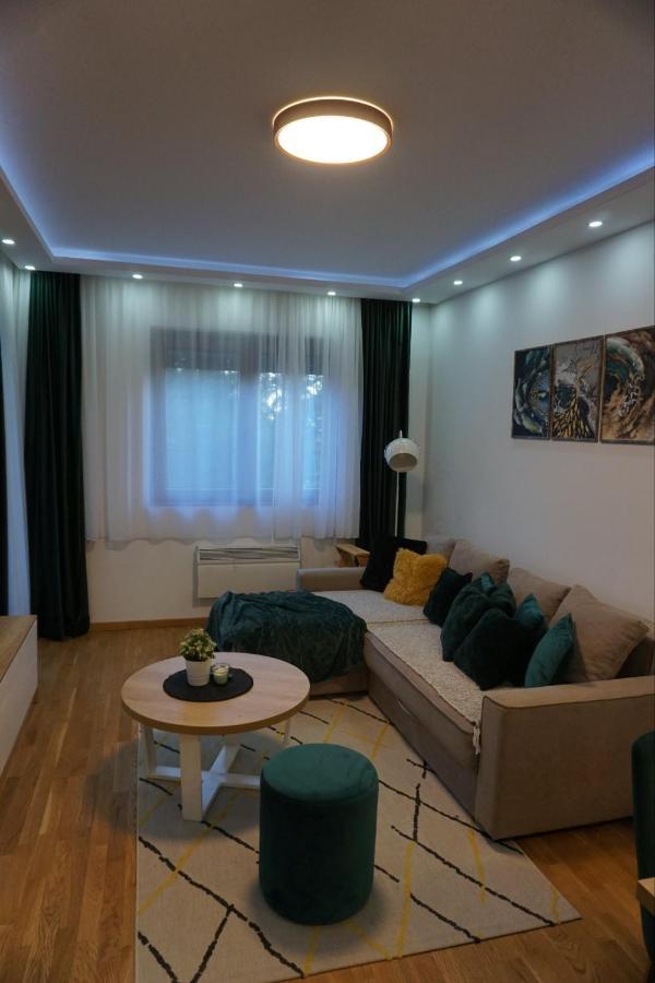 Mitrovic Lux